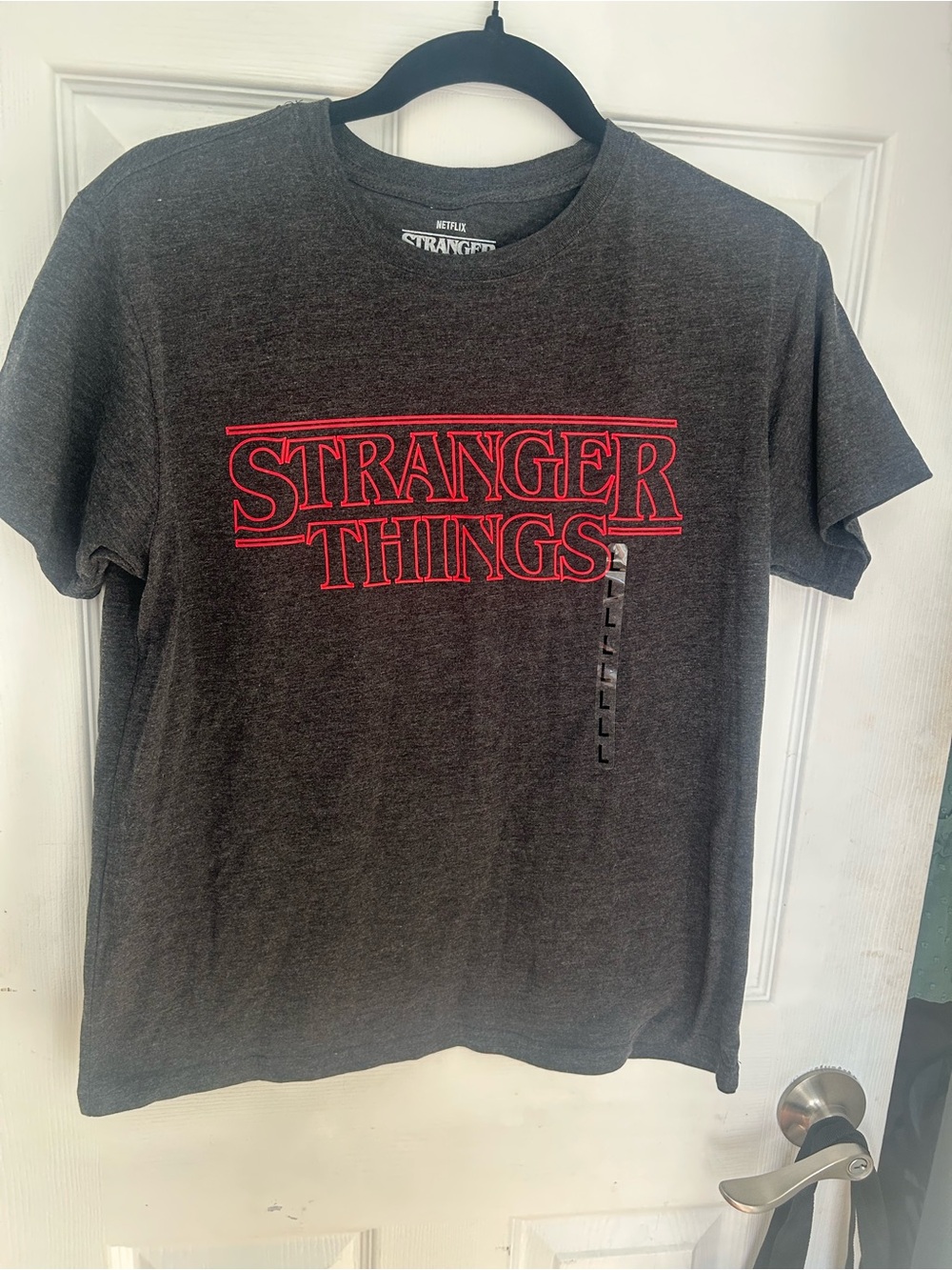Netflix Stranger Things juniors Short Sleeve Tee - large NWT